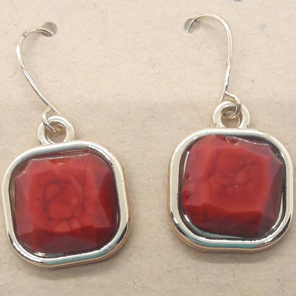 Square Red Pierced Earrings in Gold Frame